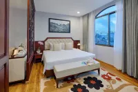 Happy Life Grand Hotel & Sky Bar
