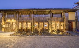 Tree Space(Dukezong Ancient Hotel)