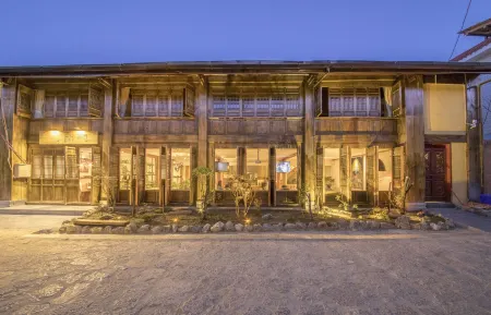 Tree Space（Dukezong Ancient Hotel）