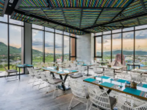 ฮอลิเดย์ อินน์ รีสอร์ท วานา นาวา หัวหิน โรงแรมในหัวหิน