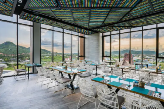 Holiday Inn Resort VANA NAVA HUA HIN by IHG Отели рядом со станцией Железнодорожная станция Хуа Хин