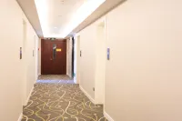 World Aladdin Hotel (Zibo Huantai Zhangbei Road Xinyu Building Branch) - parcheggio