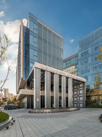 Mercure Kunshan High-tech Vientiane Hui Hotel Отели рядом со станцией Yangcheng Lake Railway Station