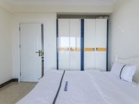 北海银滩森海豪庭高层海景酒店式公寓(四号路店) - 舒适三室二厅套房