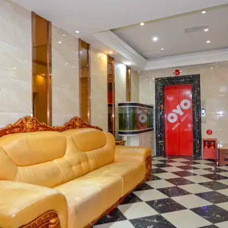 Three-person Hotel