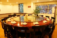 Huahong Hotel (Jiuhuashan Qingyang RT-Mart) - 2-نجوم