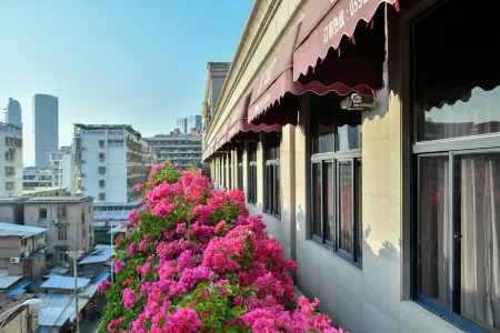 Xiamen Yihe Hotel (Xiamen Zhongshan Road Pedestrian Street Zhenhai Road Subway Station)