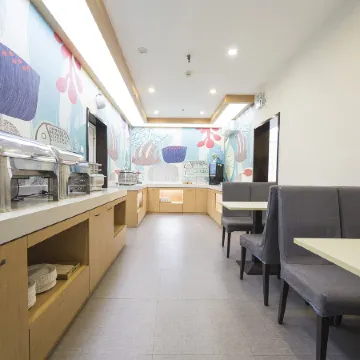 YiTting Hotel (Zhengzhou Qinling Road Jinyi City) Отели рядом с достопримечательностью «22-я средняя школа в городе Чжэнчжоу»