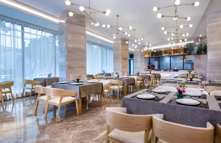 Kyriad Marvelous Hotel (Nanjing Hongqiao Center)