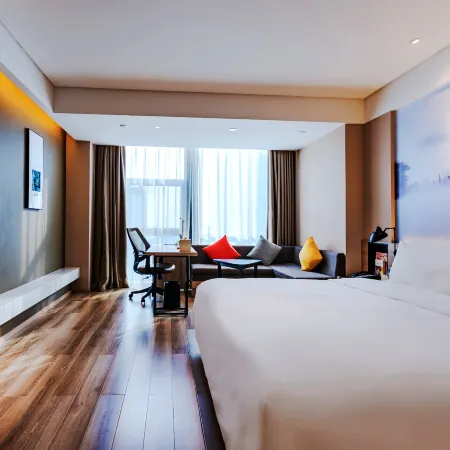 Jiaxing Nanhu World Trade Center Atour Hotel