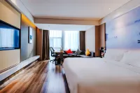 Jiaxing Nanhu World Trade Center Atour Hotel