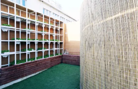 Tehran Heritage Hostel Отели рядом с достопримечательностью «Тегеранский Большой Базар»