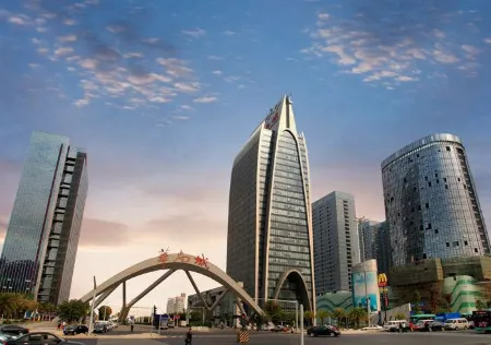 Homeinn Selected Hotel (Shenzhen Pinghu China South City Dahuanggong Commercial Center) Отели рядом с достопримечательностью «Shenzhen Fenghuangshan National Mining Park»