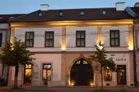 Guest House 1568 - Homestays