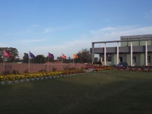 Hotel Legacy Resort (23 km Away from Singrauli)