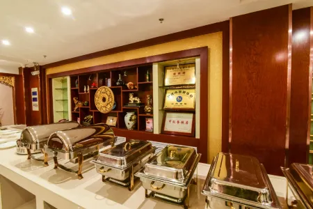 Dunhuang Guangyuan Hotel (Shazhou Night Market)