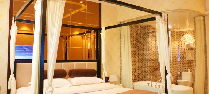 Luochuan Vientiane International Hotel Hotel di Luochuan County