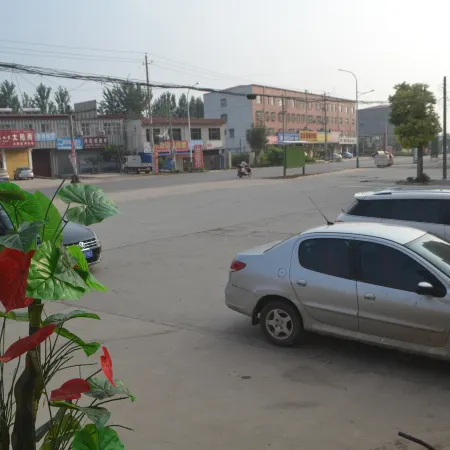 Xihua Qicai Xianggelila Business Hotel