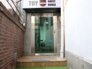 Toy Guesthouse