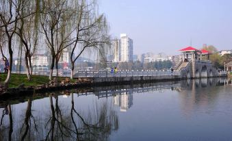 Xiyue Light Luxury Hotel (Yiyang South Bridge)