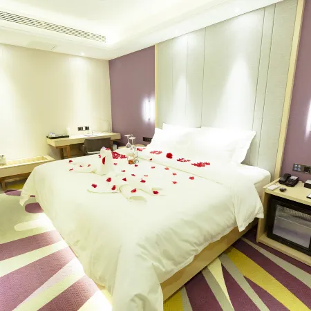 Lavande Hotel (Chifeng High Speed ​​Railway Station)