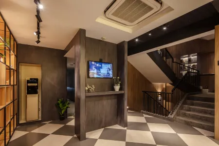 Iforest Hostel (Jing'an Temple Metro Station)