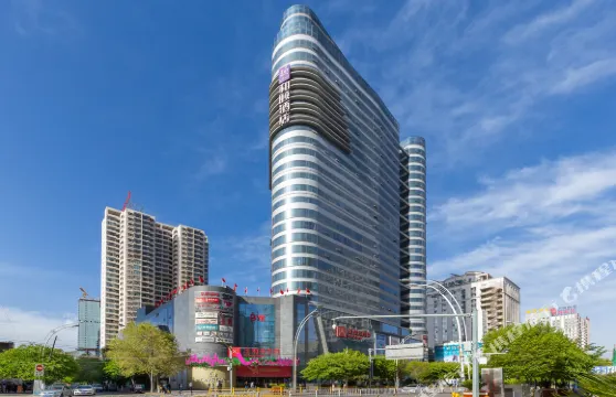 和頤酒店（西寧大新街夜市中心廣場店）