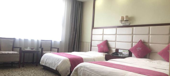 Ruiji Business Hotel Hotel di Luochuan County