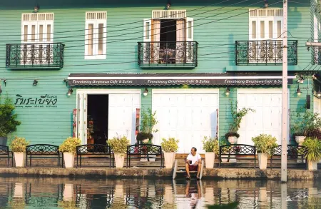 RoomQuest Rimrabeang at Amphawa