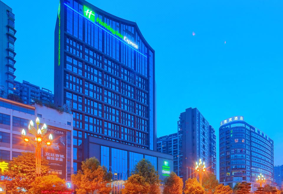 乐山广场智选假日酒店（乐山高铁站店）外景图