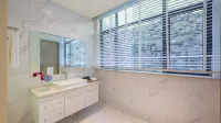 Garden Villa Collection Hotels in Qiandao Lake High Speed Railway Station / Dongbei