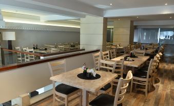 Ephira Hotel - Housity