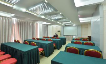 Boutique Holiday Hotel (Beihai Beibuwan Square)