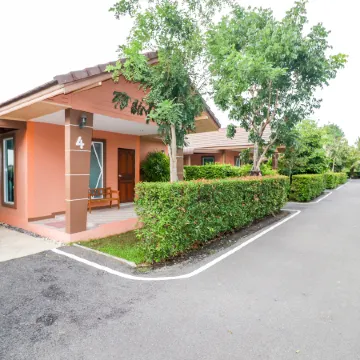 Baan Phing Phu Praew Cha-Am