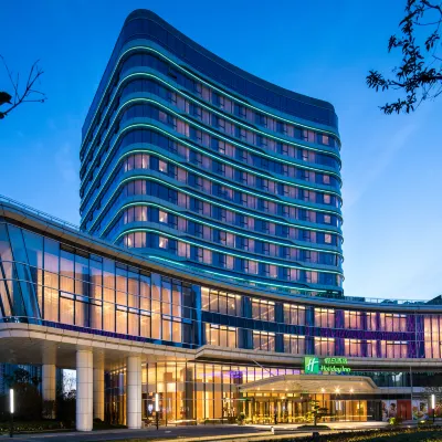 ฮอลิเดย์ อินน์ เจิ้งโจว ริเวอร์ไซด์ บาย IHG โรงแรมใกล้เขตใหม่ปินเหอ