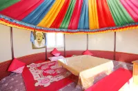 Amani Bread & Ger · Mongol Ger Guesthouse (Xilamuren Grassland) - con vista montagne