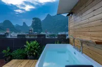 Chen's Garden Hotel (Yangshuo West Street Head Office)