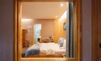 Shangri-La Horizontal Vertical Dot Dash Inn (Dukezong Old Town Branch)