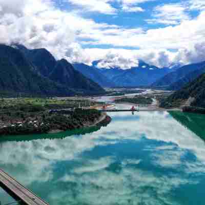 林芝藏南桃谷酒店 Hotel Exterior