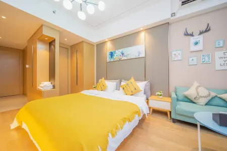 Roomme Huanju Apartment (Guangzhou Zhujiang New Town R&F Dongshan New World)