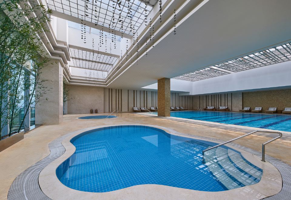 라디슨 아쿠아 시티 수영장