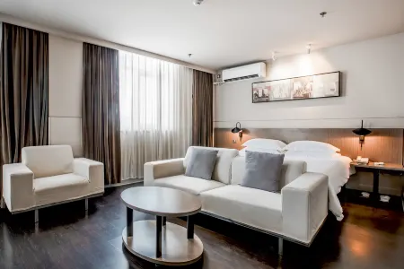 Jinjiang Inn Select Hotel (Qingdao Zhanqiao Railway Station)
