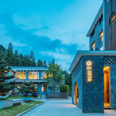 Longquan Fengyu Villa