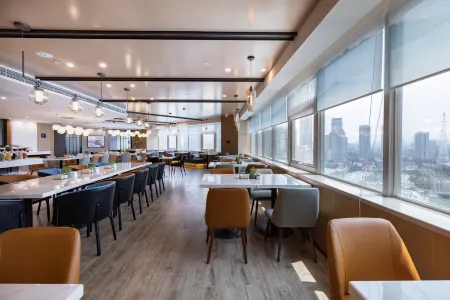 Atour Hotel (Ji'nan Daguanyuan) Отели рядом с достопримечательностью «University of Jinan South Campus»