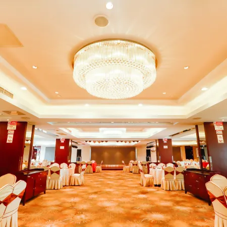 Chuanyu Holiday Hotel