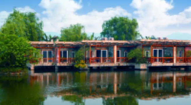 Tianci Hot Spring Resort Hotels near Yidu Flower Sea