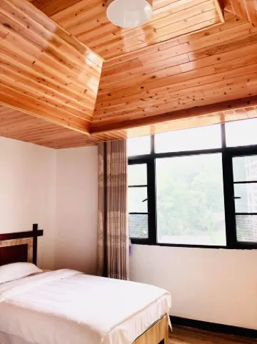 Cili Xiangweizhuang Inn