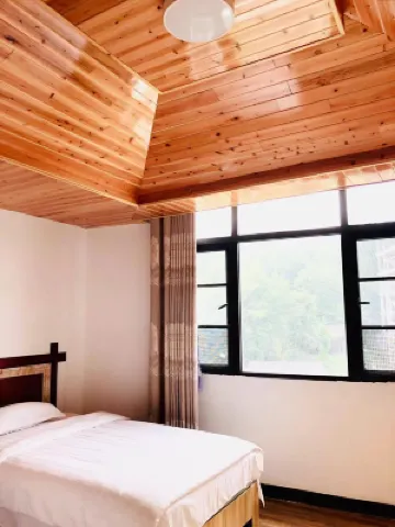 Cili Xiangweizhuang Inn