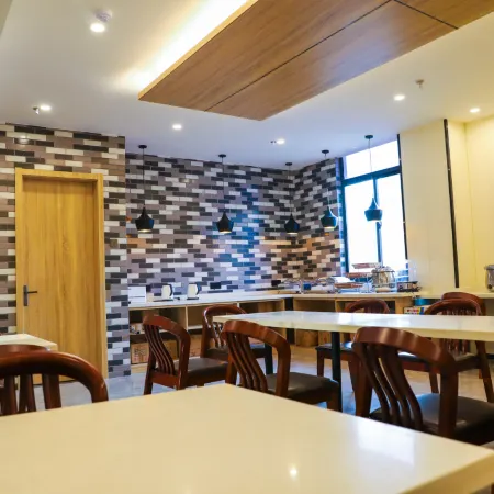 Qingmu Select Hotel (Ma'anshan He County Xiangquan)