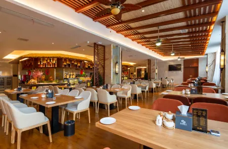 Caohai Spring Hot Spring Holiday Hotel